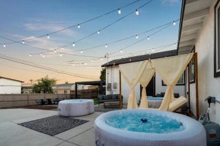 Triple Hot Tub Heaven Fire Pit and Game room - 2