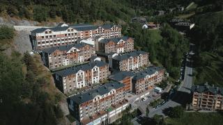 Barthe Holidays I Apartamento Moderno en Arinsal 4PAX a pie de pistas I Balcón con vistas impresionantes al valle y parking I Guineu - 8