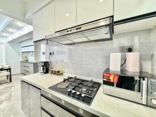 M&E Luxury Suites, Kilimani - 2-Bedroom Fully-Furnished Apartment - 2