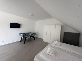 Moderne 2-Zimmer-Wohnung mit Balkon - ideal für 4 Gäste - 0