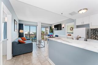 Fireworks View 2 Bedroom with Balcony Near Universal - 5
