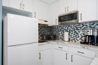 Fireworks View 2 Bedroom with Balcony Near Universal - 2