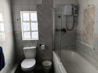 Serene Studio Retreat in Oldbury - 1
