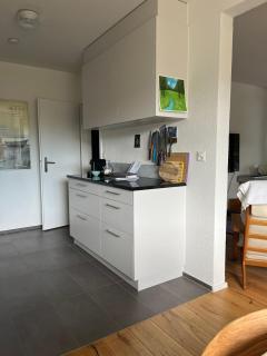Private Basel Room near forest free parking - 4