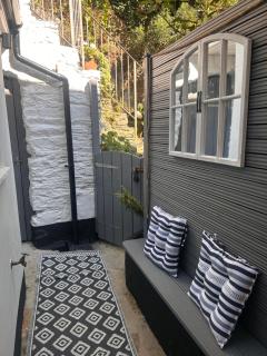 The Snug at No 40 - 1