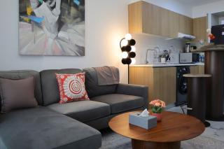 Luxe 1BR Haven - Calm Modern Escape - 0