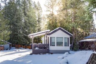 Minimalist Hideaway | WiFi, BBQ, Smart TV, Close t - 8