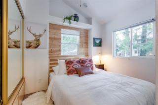 Minimalist Hideaway | WiFi, BBQ, Smart TV, Close t - 7