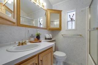 Minimalist Hideaway | WiFi, BBQ, Smart TV, Close t - 4