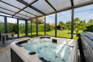 Jacuzzi - Basketball Court - Big Garden - 9 Guests - 6