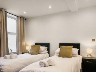 Wakefield House - Apartment 1 - The Joshua Suite - 1