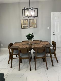 Spacious 3BR Duplex,Free Parking,Near Downtown & IAH - 8