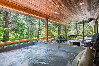 Lake House tiny cabin near Lake Wenatchee - 3