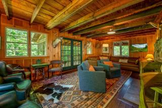 Horseshoe Hollow · Horseshoe Hollow, Private Log Cabin on 10 acr - 8