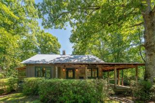 Horseshoe Hollow · Horseshoe Hollow, Private Log Cabin on 10 acr - 5