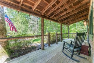 Horseshoe Hollow · Horseshoe Hollow, Private Log Cabin on 10 acr - 4
