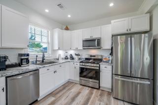 Little Rock Family Home, 1 Mi to Dtwn - 1