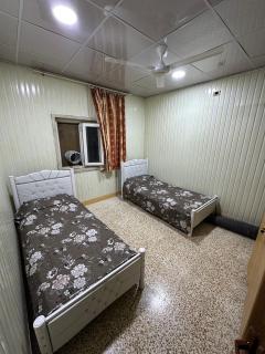 Welcoming Multi-Bedroom House - 1
