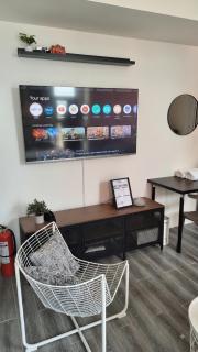 Modern Davao Condo Beside Malls, 6 Mins to Davao Airport - 2