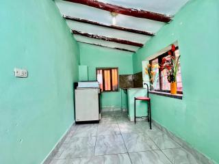 Airport House - Full Apartment with courtyard - 5