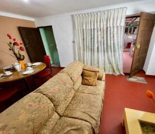 Airport House - Full Apartment with courtyard - 2