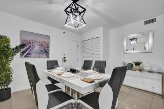 Ocean View condo w beach service 411 - 2
