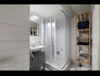 Spacious 1-Bedroom Guest Suite in Krokstadelva - 6