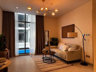 Beautiful 1BR in Financial Harbour with Marina Views - 9