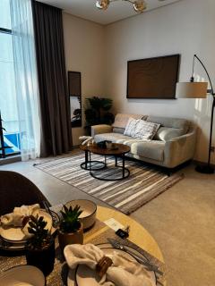 Beautiful 1BR in Financial Harbour with Marina Views - 3