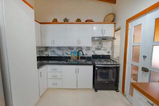 Colonial 2BR Apartment 2 mins walk to beach - 6