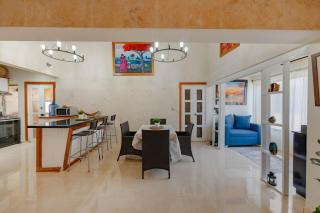 Colonial 2BR Apartment 2 mins walk to beach - 3