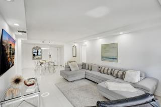 Amazing Ocean View Condo Beach Service 1111 - 0
