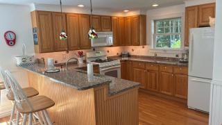 Secluded lakefront home with patio & firepit, fast WiFi, wood stove & W/D - 7