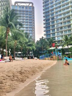 Azure Staycation By Lilli - 2