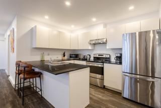 Chic City Hideaway, Vibrant Heart of Montreal - 9