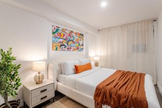 Chic City Hideaway, Vibrant Heart of Montreal - 6