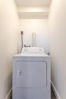 Chic City Hideaway, Vibrant Heart of Montreal - 4