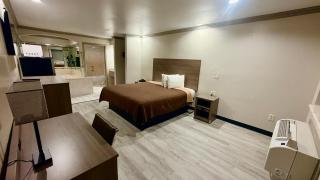 Luxury Inn Liberty - 3