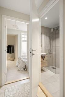 One Bedroom, EV-charging, walk-in closet, garage - 3