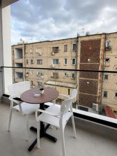 Matisse No22 - Luxury One Bedroom Apartment With Parking - 2