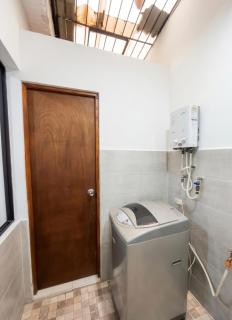CASA COMUNA Modern apartment steps from the Graffitour - 3