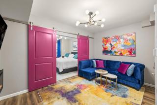 The Philly Zoo Suites - Apartments with Fireplace & Parking Available - 7