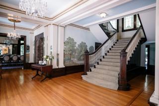 Portland's White House Carriage House - 9
