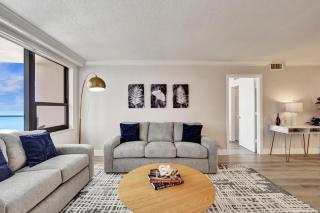 Breathtaking resort condo w beach service Unit 908 - 0