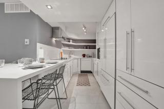 Ocean View Elegant 2BDR 2BA Condo Beach Access 714 - 1