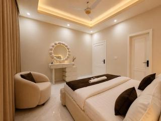 Luxury 2BHK Fast Wifi Bahria Town Phase 7 - 2