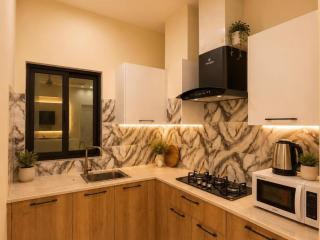 Luxury 2BHK Fast Wifi Bahria Town Phase 7 - 1