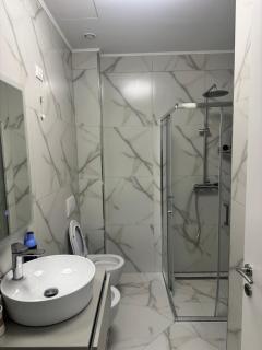 Lake View Apartment - 4