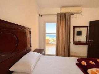 Sea Breeze شاليه مواجة للبحر Empire Resort العين السخنة - 6