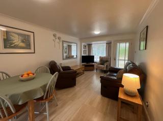Super King Bed - Private Garden - Free Parking - 7